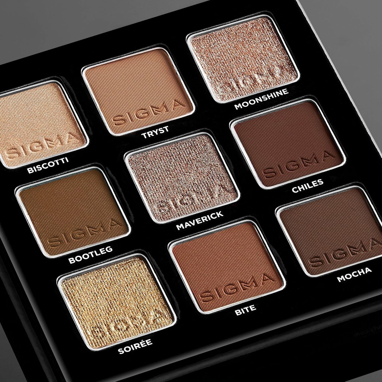 Sigma Beauty On-the-Go Eyeshadow Palette - Spicy - 9 Bold Eyeshadow Shades in Matte, Shimmer and Metalic Finishes - Highly Pigmented Vegan Eye Makeup Palette - Clean Beauty Products